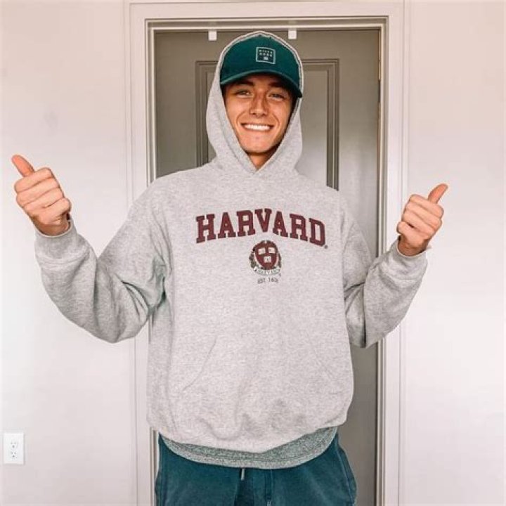 Slick Stevie Girlfriend, Sister, Age, Height, Net Worth 2024