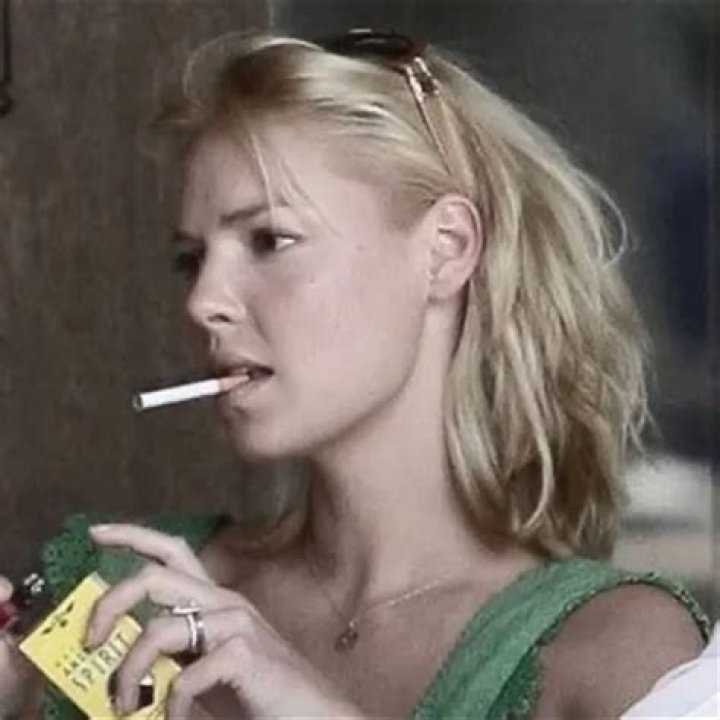 Smoking With Katherine Heigl: A Closer Look