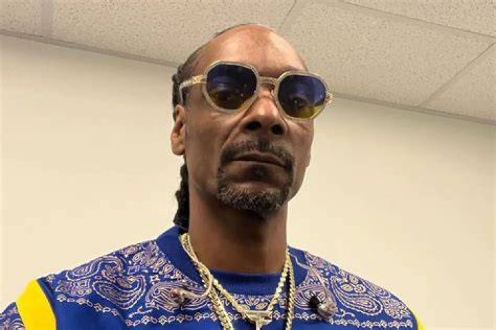 Snoop Dogg Melts Hearts with Adorable Pics of Wife Shante, Son and