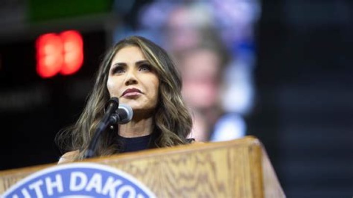 South Dakota governor makes campaign stop on South Willow Street