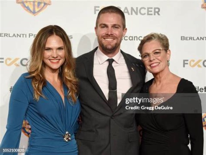 Stephen Amell Parents Mother Sandra Anne & Father Thomas J. Amell