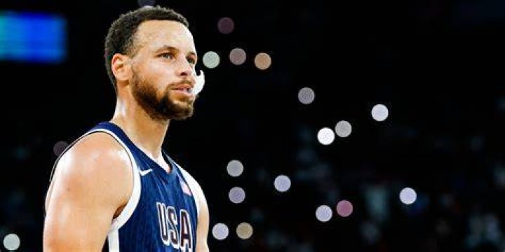 Stephen Curry's Daughter Looks All Grown Up at Basketball Game Photo