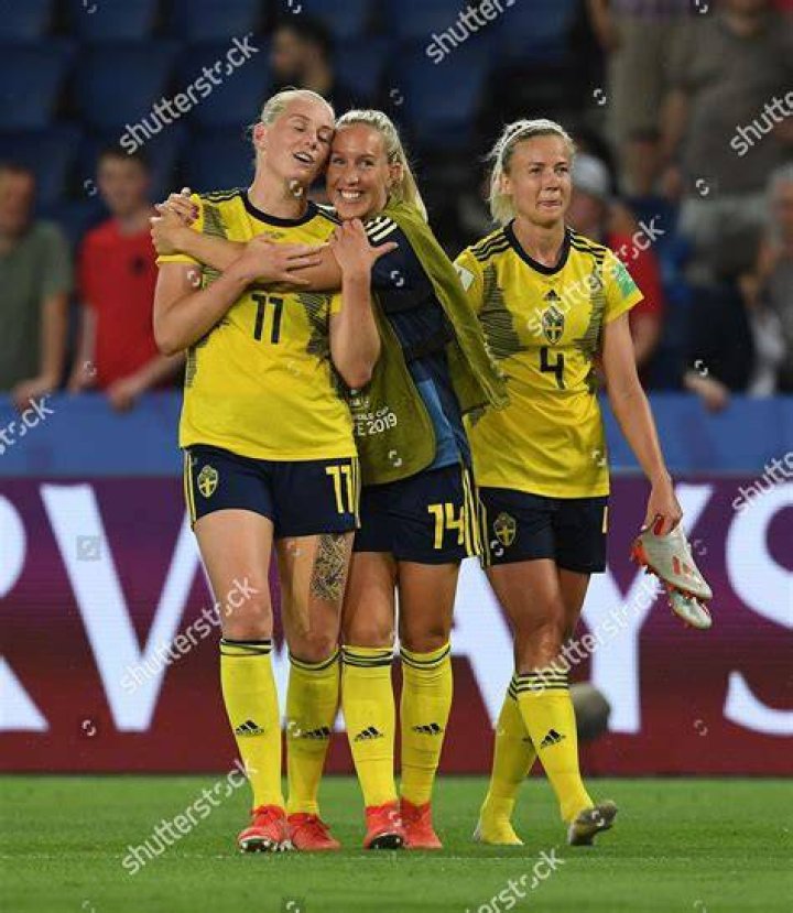 Stina Blackstenius Partner Sweden Stuns U S Soccer In Tokyo Opener 3