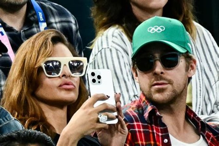 Stunning Captivating Pictures Of Eva Mendes And Ryan Gosling