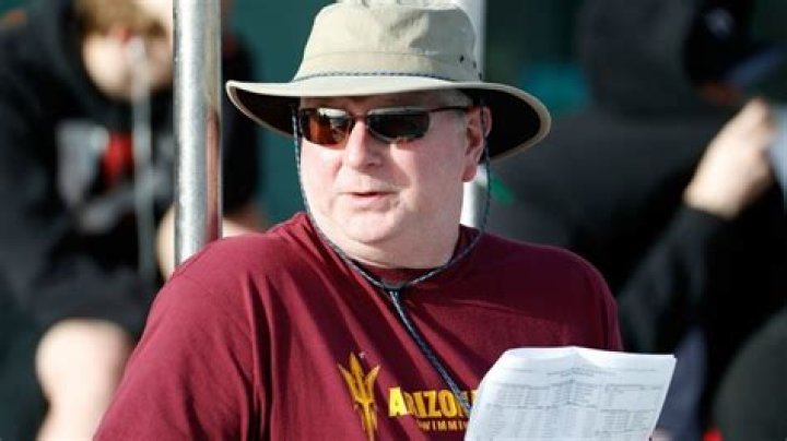 Swim coach Bob Bowman apologizes for inappropriate texting