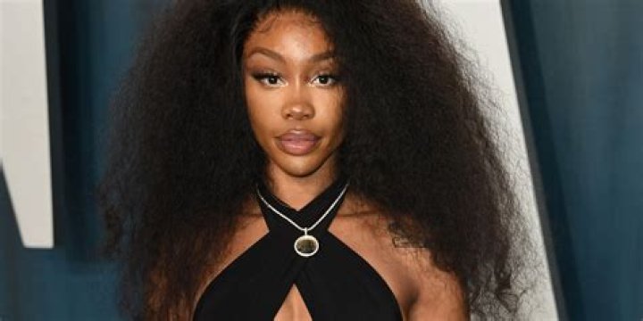 SZA Calls Out &ldquo;Hostile Relationship&rdquo; With Record Label President