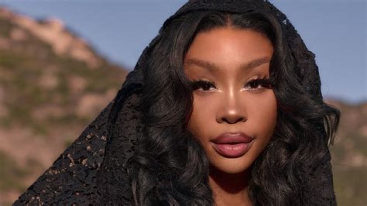 SZA Reacts to Music Leaks &lsquo;You Are a F&mdash;ing Thief&rsquo;