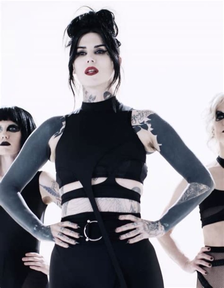 Tattoo Kat Von D, Girl Tattoos, Tattoos For Women, Tattooed Women