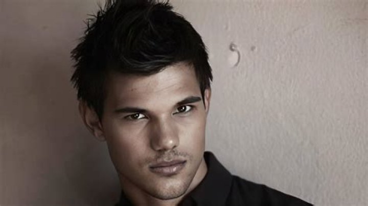 Taylor Lautner biography, net worth, wife, age, height, family 2024