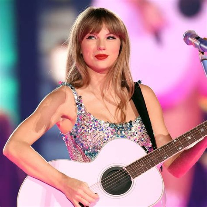 Taylor Swift: The Dimensions Of A Pop Icon