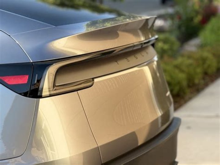 TESLA YouTube