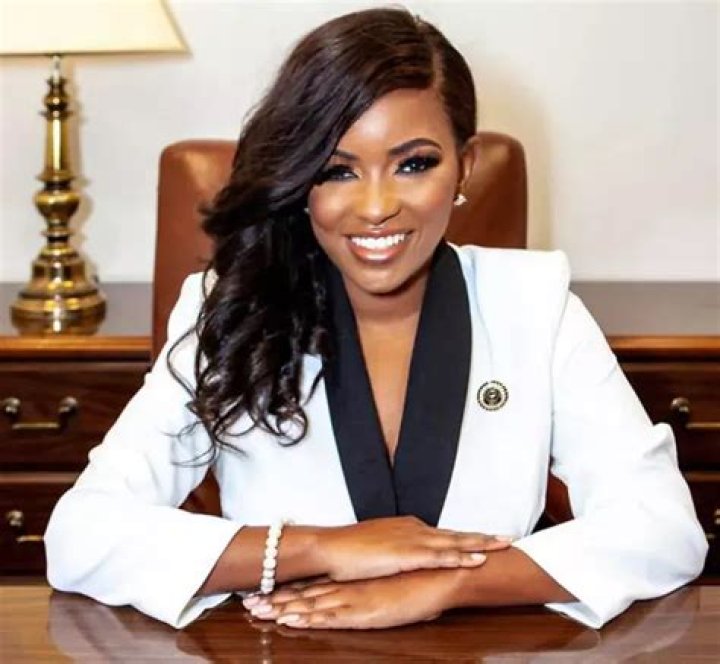 Texas Congresswoman Endorses State Representative for Her Seat