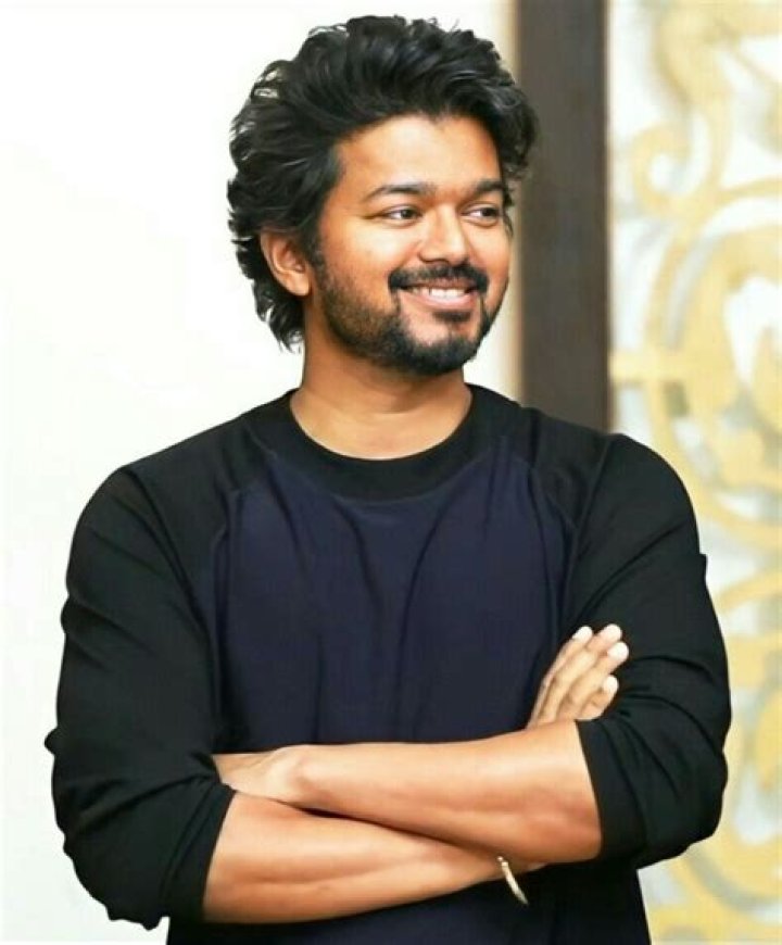 Thalapathy Vijay Bio, Net Worth, Wife, Family, Age, Facts, Height