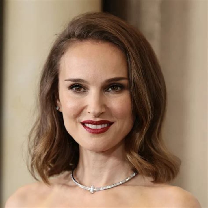 The Alluring Natalie Portman: Unveiling Her Beauty