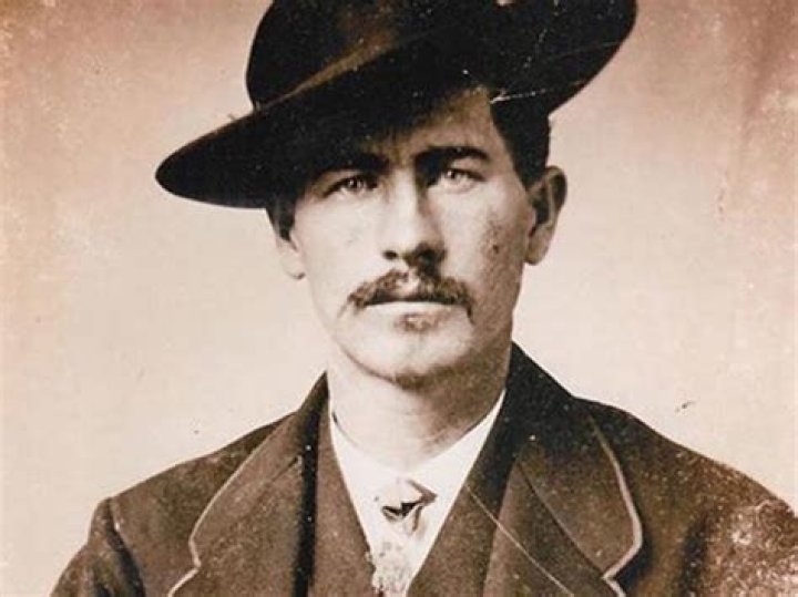 The Amazing Life of Wyatt Earp Biography, O.K. Corral Gunfight & Death