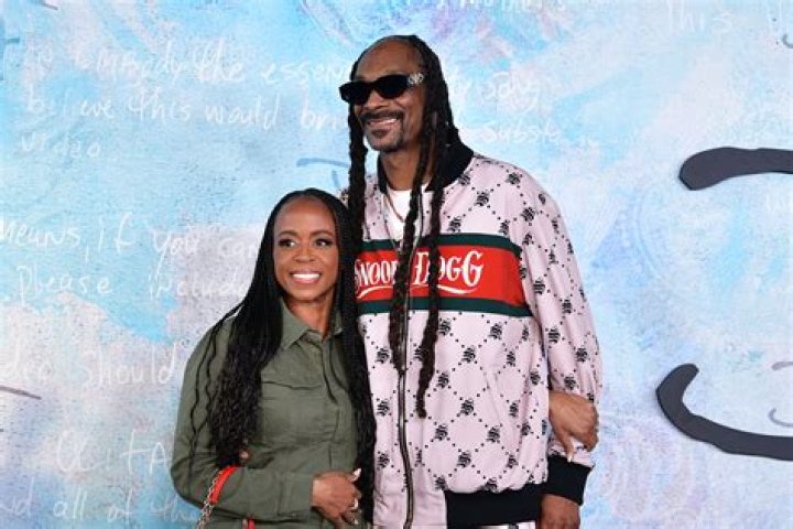 The Life And Love Of Snoop Dog's Wife: A Deep Dive Into Shante Broadus