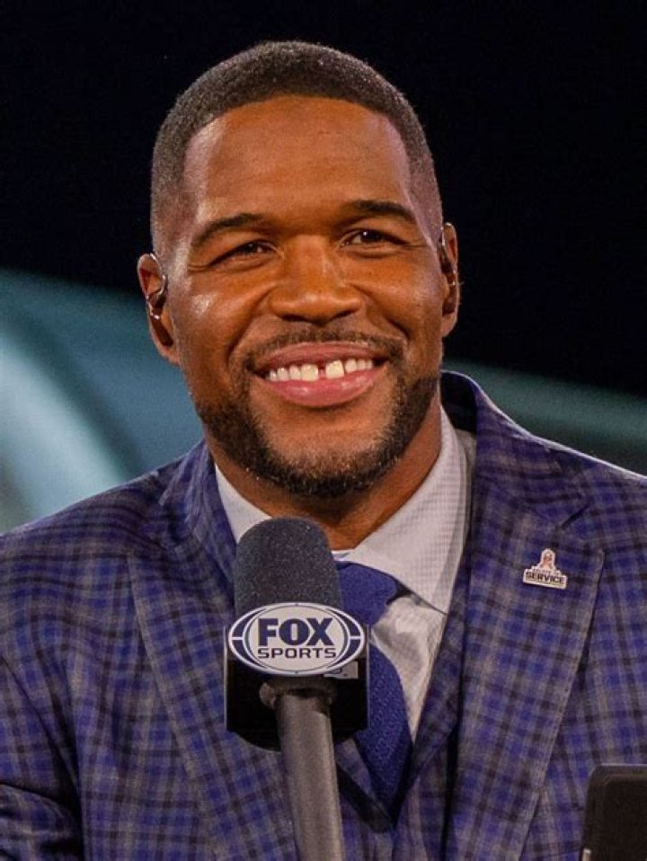 The Reason Michael Strahan Decided To Work In TV Even After NFL
