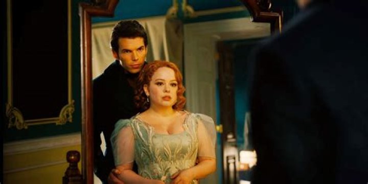 The Steamy Bridgerton Mirror Scene: An In-Depth Chapter Analysis