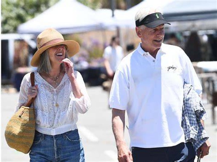 The Ultimate Gallery: Mark Harmon And Wife Captured In Candid Moments
