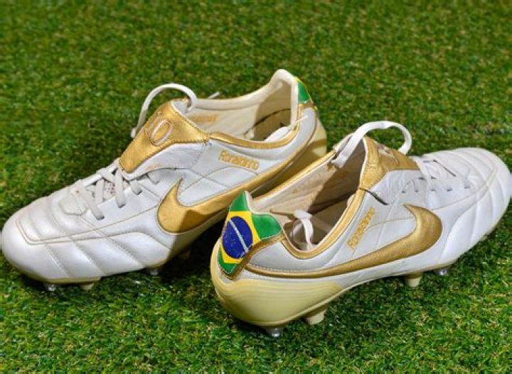 The Ultimate Guide: Where Did Ronaldinho Hang Up His Boots?
