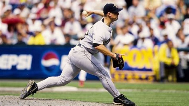 **The Unique World Of Left Handed Pitchers: An In-Depth Look**