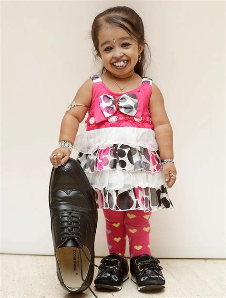 to Linda Onu's Blog Meet the world's smallest Woman (photos)