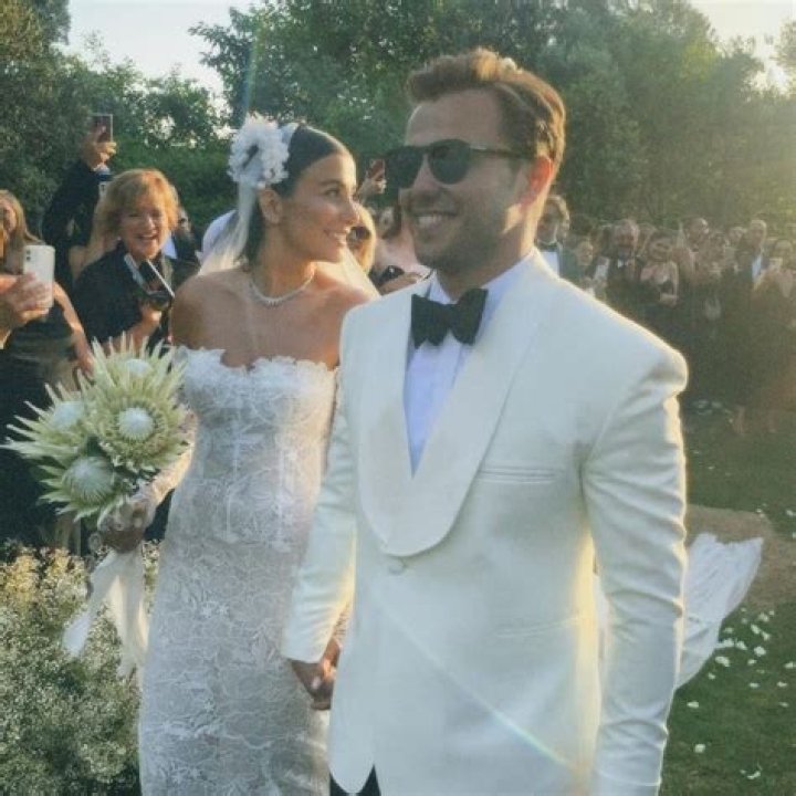 Tolga Mendi's Wife: A Journey Through Love And Stardom