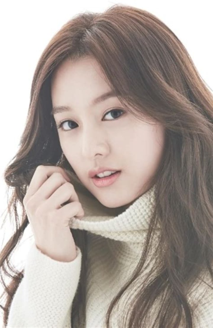 twenty2 blog Kim Ji Won on the Cover of Sure July 2016 Fashion and