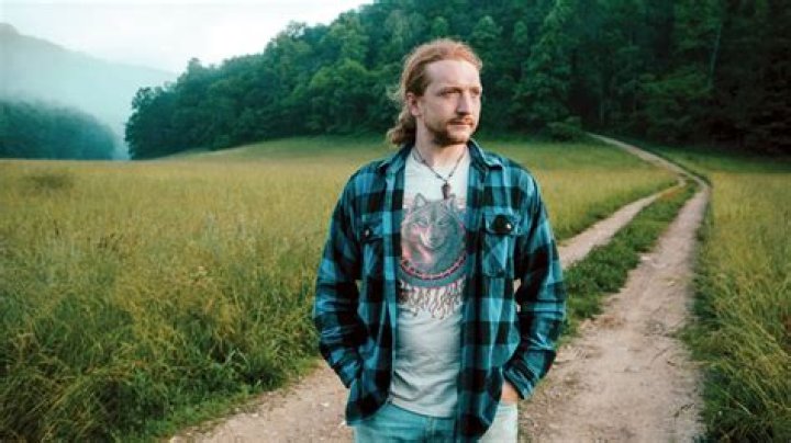 Tyler Childers takes serious turn in &lsquo;Long Violent History&rsquo; The