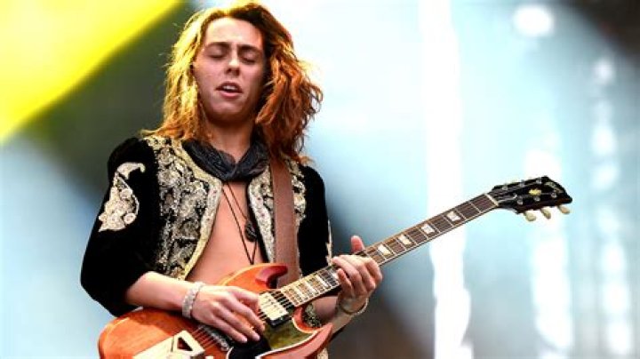 Ultimate Guide To Joshua Kiszka's Boyfriend