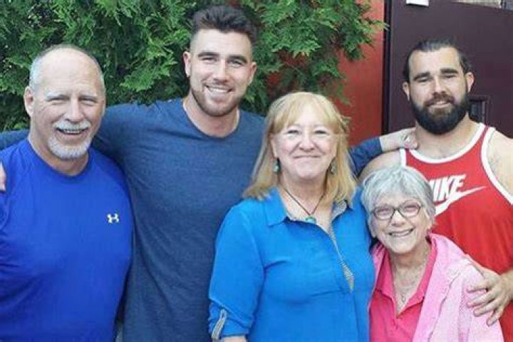 Understanding The Impact Of Jonathan Knight's Parents Divorce
