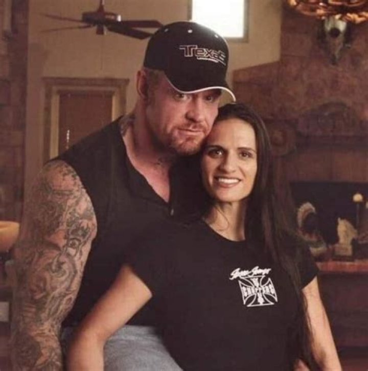 Undertaker Bio, Age, Wife, Height, Weight, Net Worth, salary and more