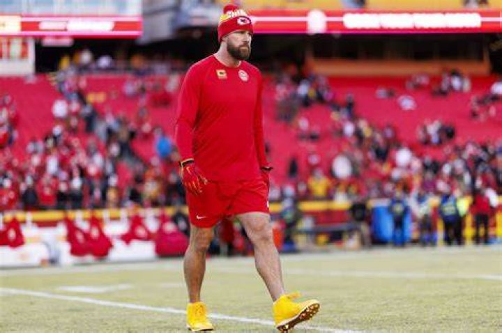 Unraveling The Height Of An NFL Star: How Tall Is Travis Kelce?