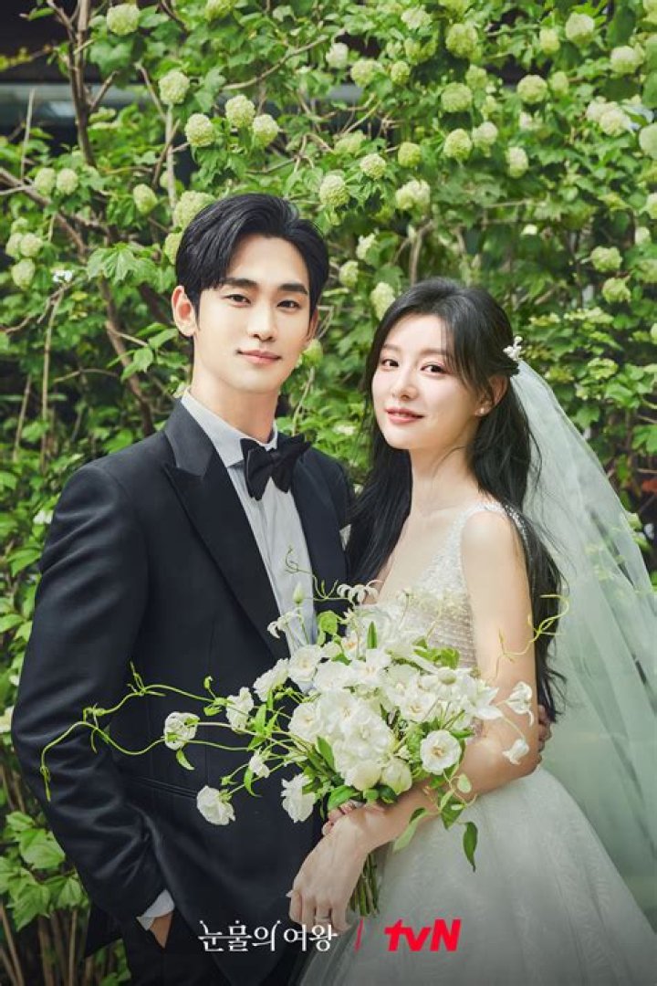 Unraveling The Mystery: Is Kim So Hyun Married?
