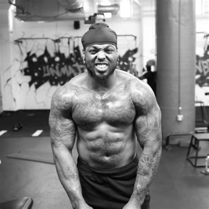 Unraveling The Weight Of A Titan: How Much Does Derrick Henry Weigh?