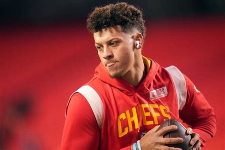Unveiling Patrick Mahomes' Height In Feet: The Quarterback Phenomenon