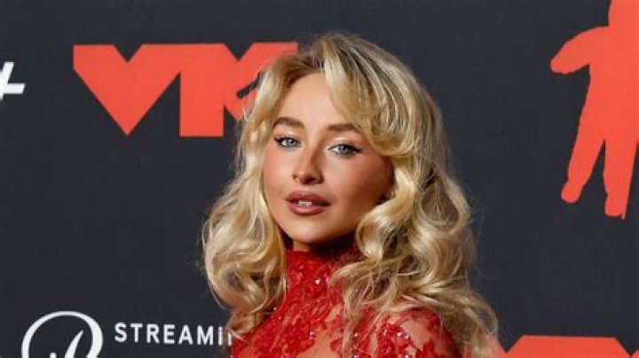 Unveiling Sabrina Carpenter's Transformation: The Truth Behind Plastic Surgery Rumors