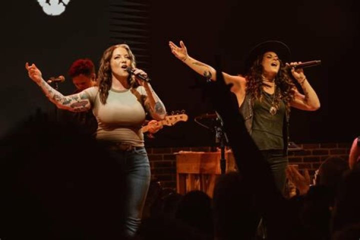 Unveiling The Age Of Ashley McBryde: How Old Is This Rising Star?