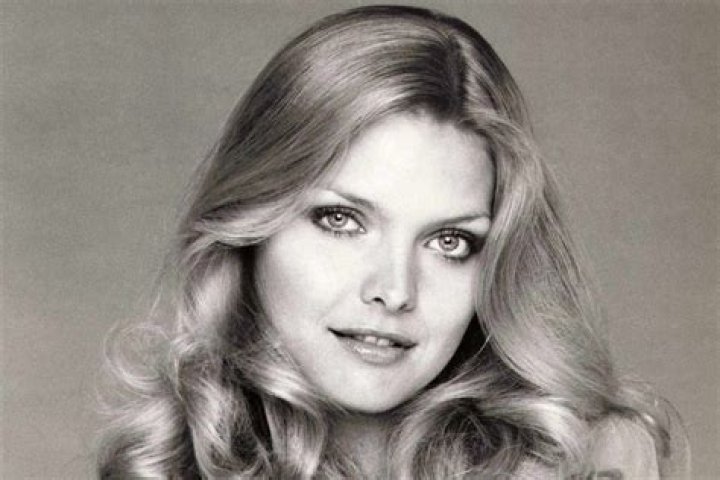 Unveiling The Charm Of Michelle Pfeiffer Young