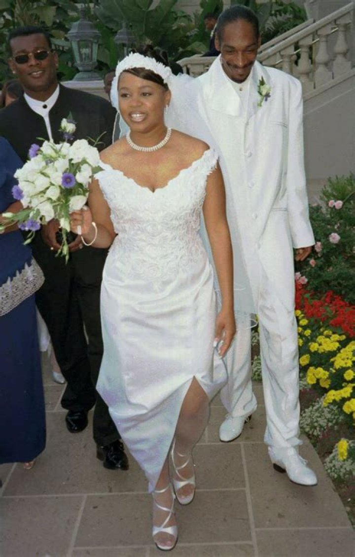 Unveiling The Love Story: Who Is Snoop Dogg Married To?