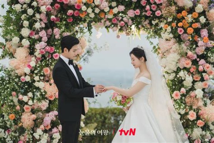 Unveiling The Mystery Of Kim Soo Hyun's Girlfriend: Who Holds His Heart?