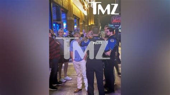 Wallen Mugshot, Nashville, Chair, Broadway, Chiefs Bar, Eric
