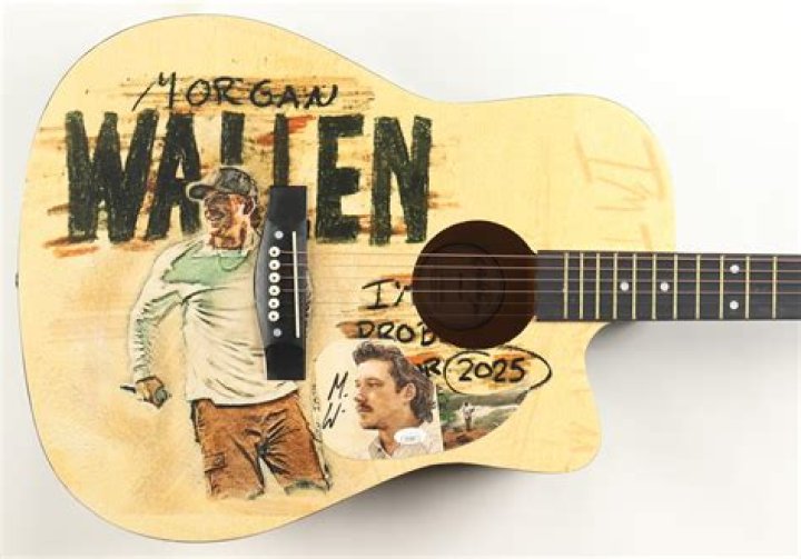 Wallen Signed FullSize Acoustic Guitar (Beckett COA) Barnebys