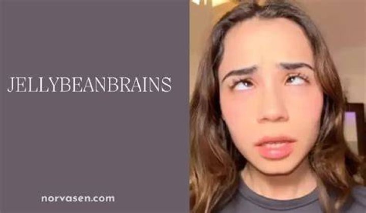 Watch Jellybeanbrains Viral Video Know about Her Real Name, Wiki, Age