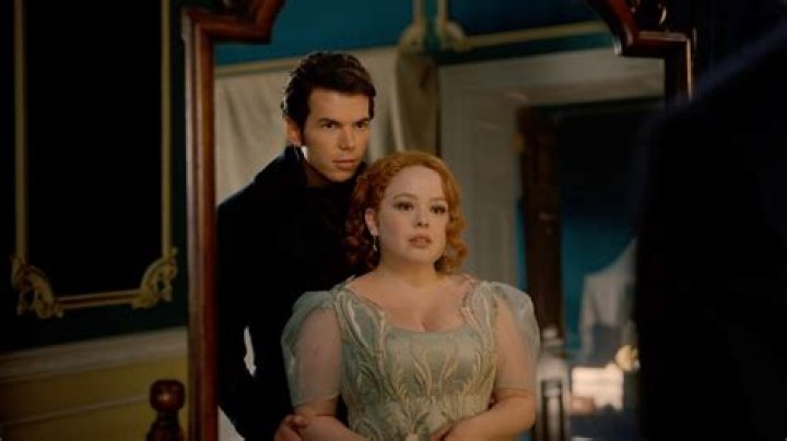 Watch The Captivating Bridgerton Mirror Scene Today!