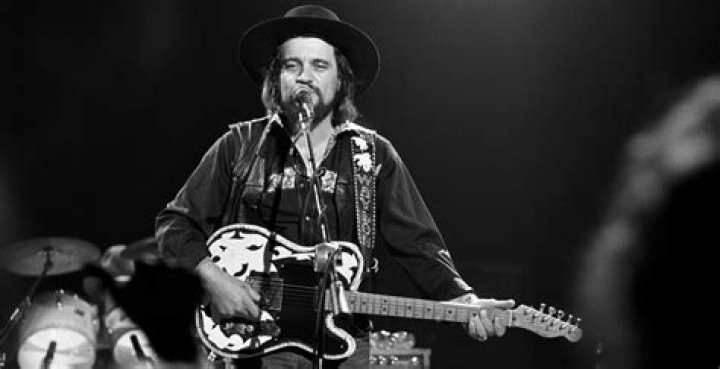 Waylon Jennings The outlaw who cheated death Far Out Magazine