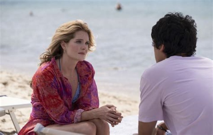 White Lotus Stars Meghann Fahy & Leo Woodall Spark Relationship Rumors