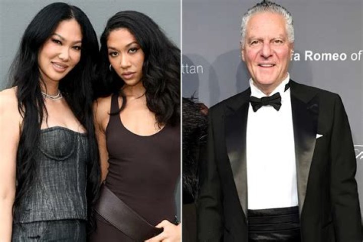 Who Are The Parents Of Fashion Icon Kimora Lee Simmons?