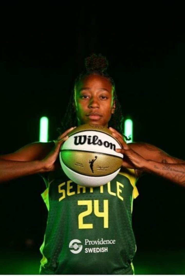 Who Is Jarryd Loyd? Jewell Loyd Brother Age Gap And Family