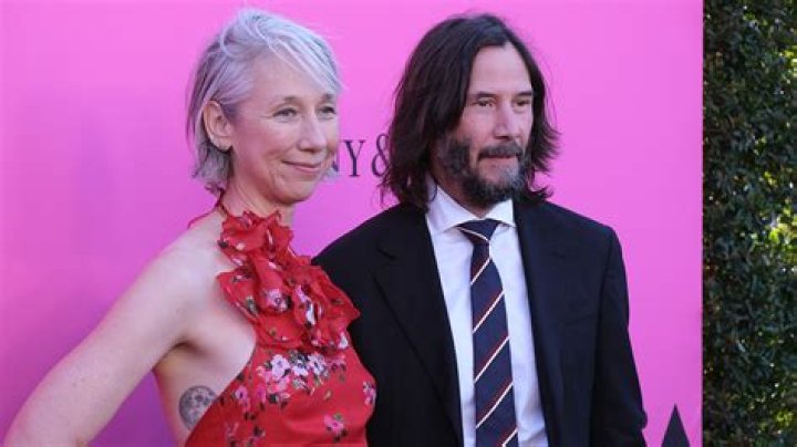 Who Is Keanu Reeves Girlfriend Wife Is He Married Par vrogue.co